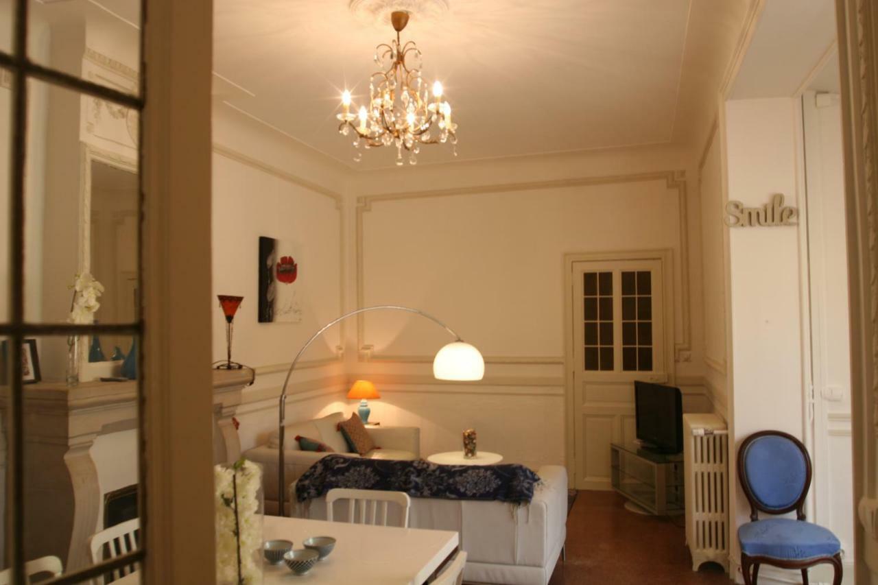 Appart Charme Arenes Nîmes Buitenkant foto